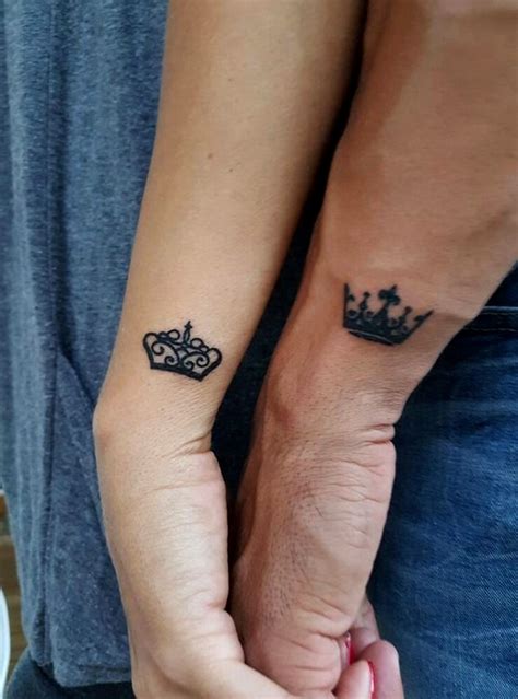 amor coronas significado tatuajes para parejas|8 Tatuajes de Coronas para Parejas